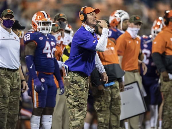 Oklahoma hires Clemson's Brent Venables to replace Riley