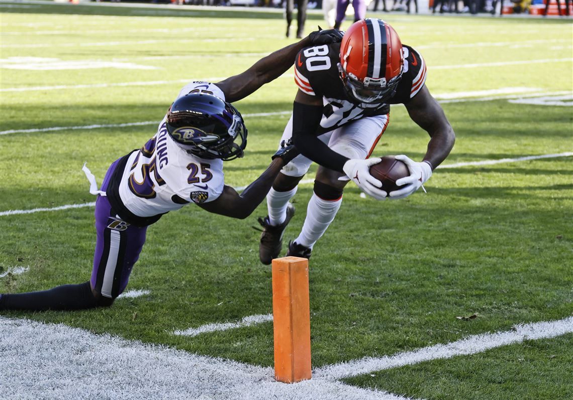 Coronavirus: Cleveland Browns down four wide receivers following positive  test, NFL News