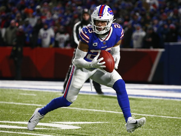 Micah Hyde makes incredible over-the-shoulder interception vs