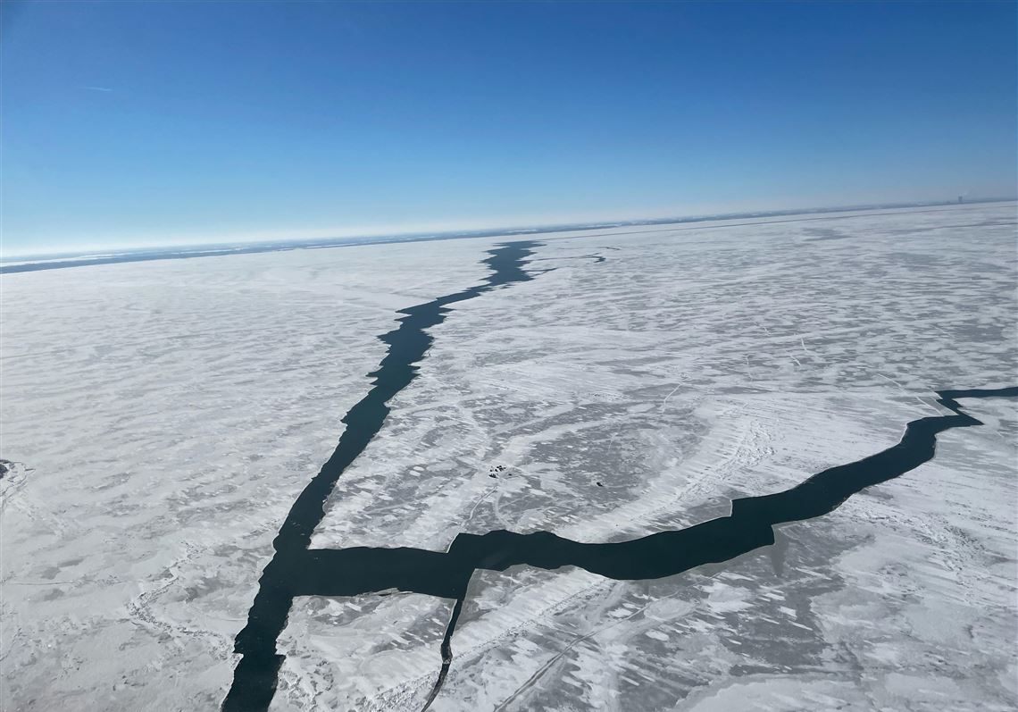 Ice breaks off in Lake Erie, prompting rescue