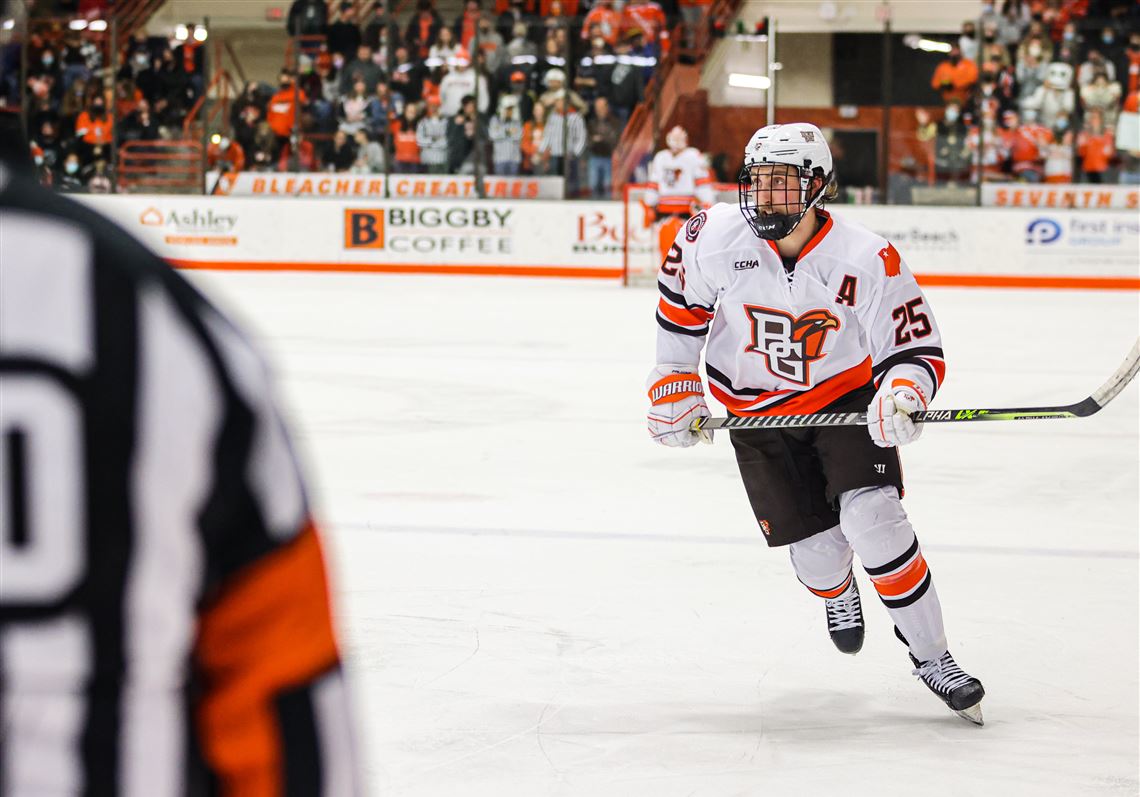 Bowling Green hockey drops first ranked test of season in Eigner's return