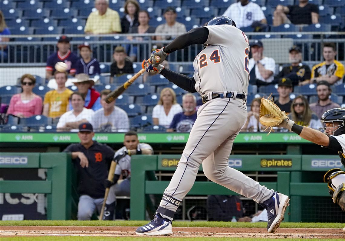 Star slugger Miguel Cabrera, Tigers start spring with a new