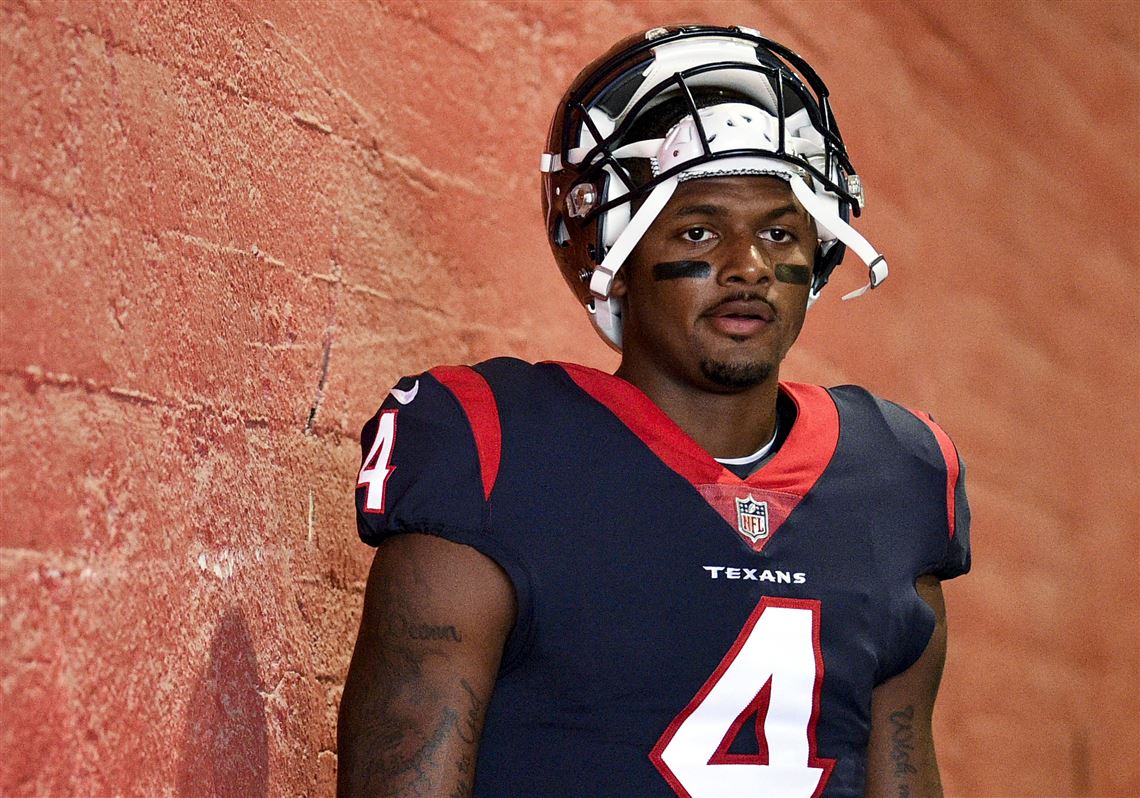 Texans' Watson wins 1st start vs historically bad Bengals