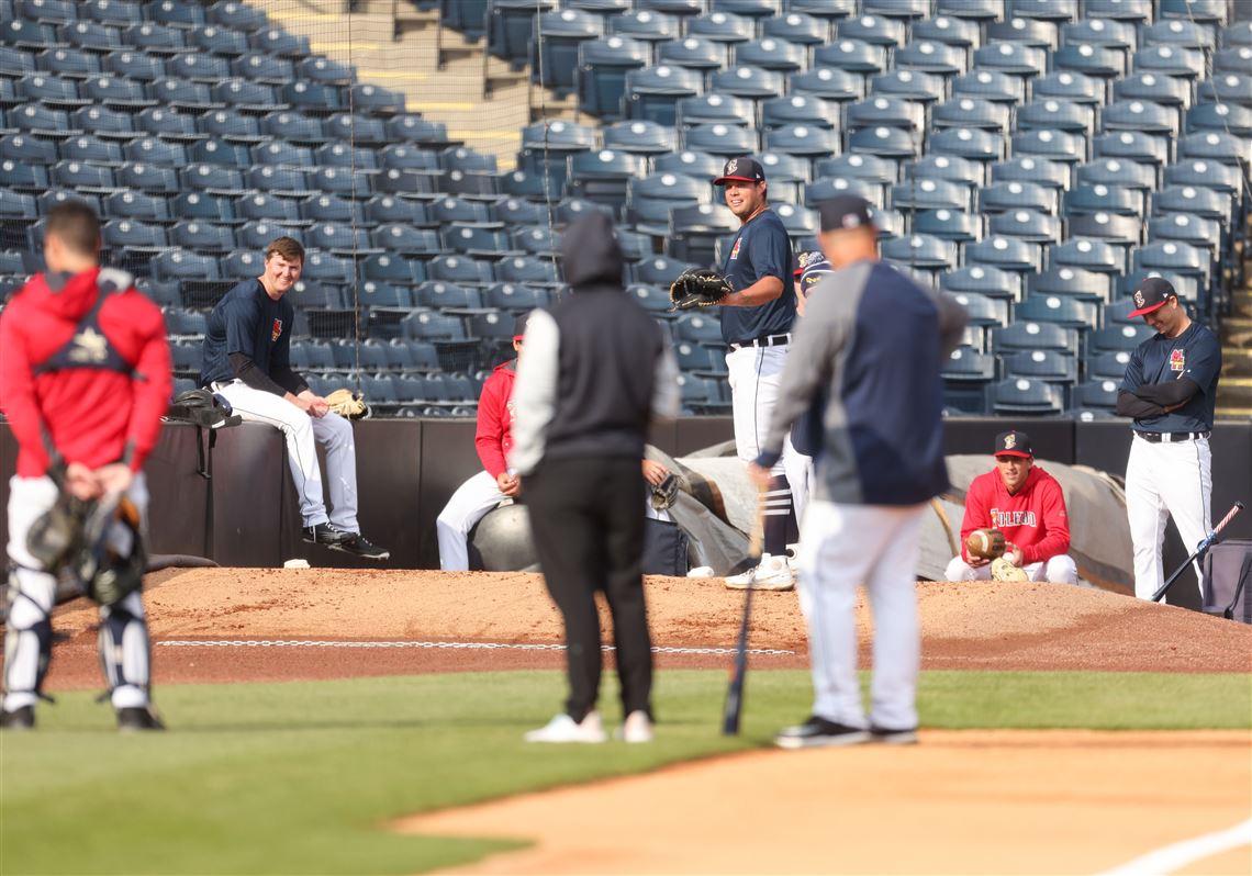 Weird play goes viral in clip from Toledo Mudhens win over