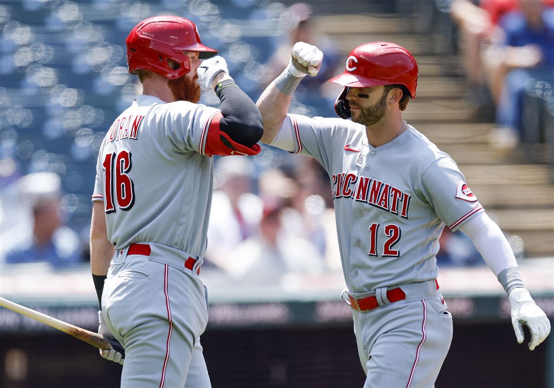 Kyle Farmer two homers, four hits, five RBIs, Reds score 20 runs