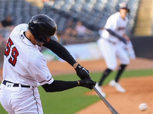 Detroit Tigers trade OF Trayce Thompson to Dodgers for cash