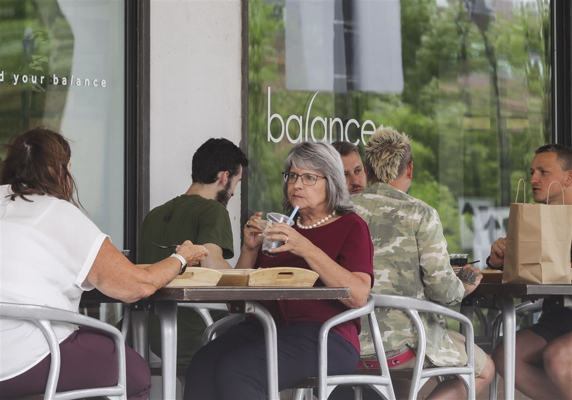 Bengals great Ken Anderson opens coffee shop, providing work for adults  with disabilities