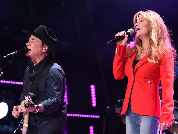 Country star Clint Black, wife Lisa Hartman Black to perform at Stranahan in December