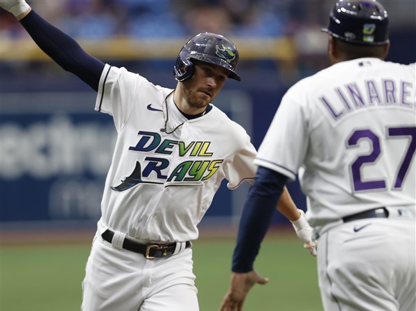 Lowe and Díaz homer, Rays beat Guardians 6-4