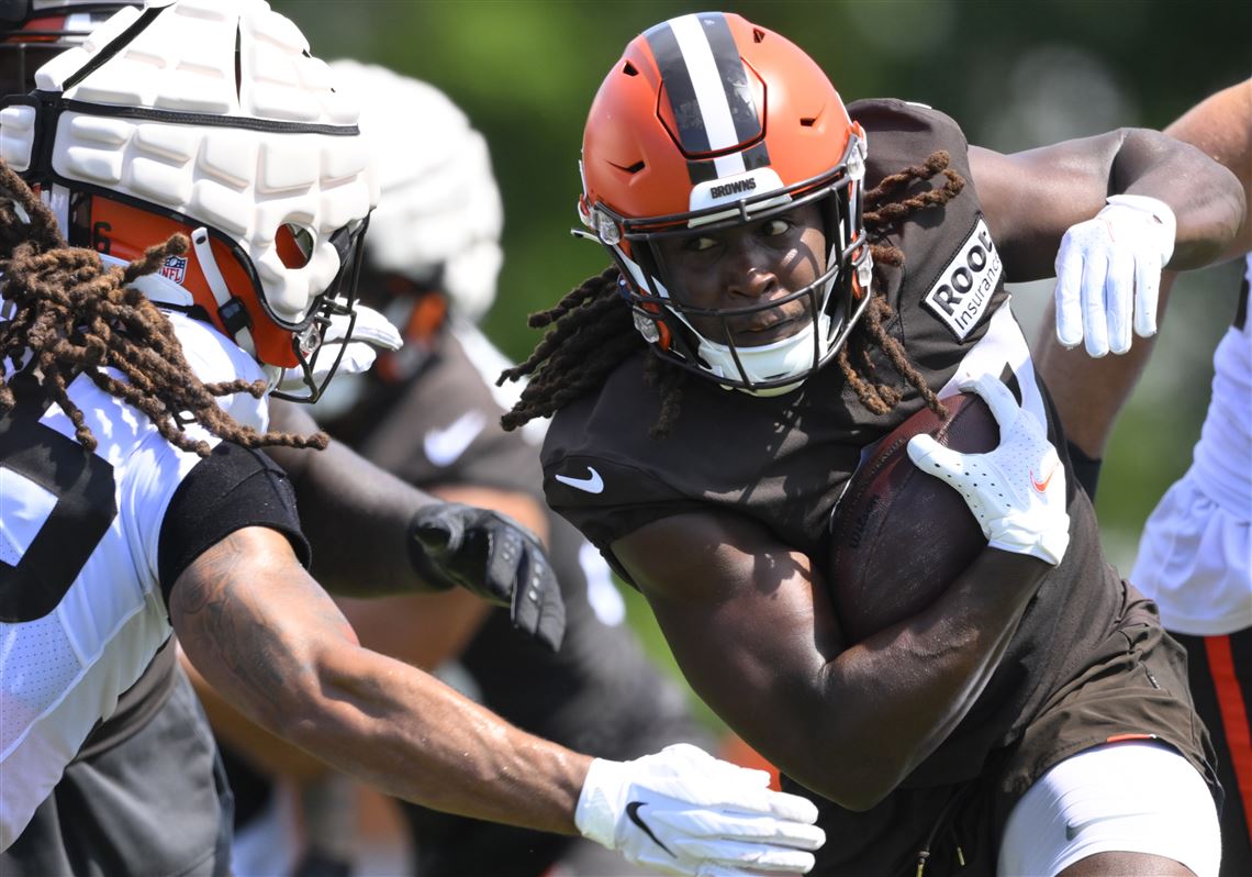 Browns RB Nick Chubb Goes Viral After Jersey Reveal