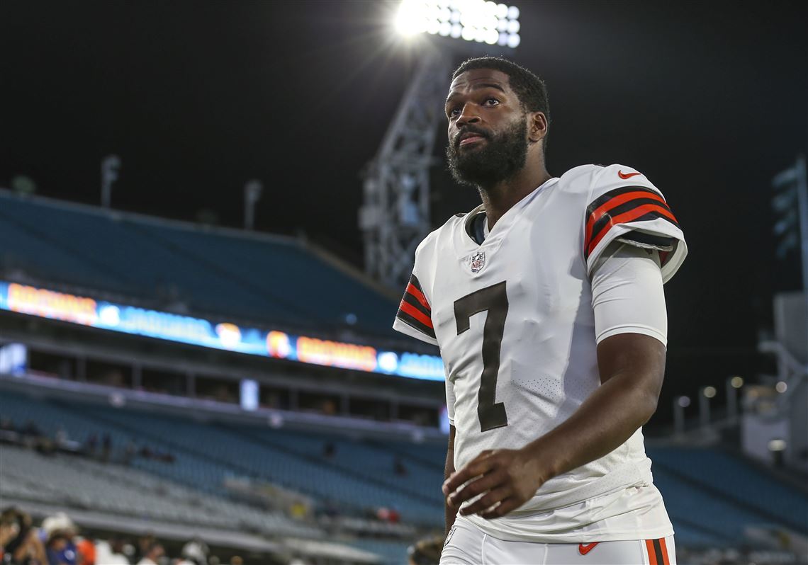 Cleveland Browns quarterback Jacoby Brissett against the Carolina