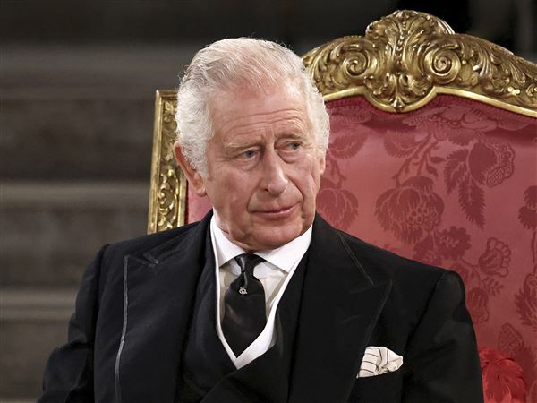 Charles pledges to follow queen's example of selfless duty