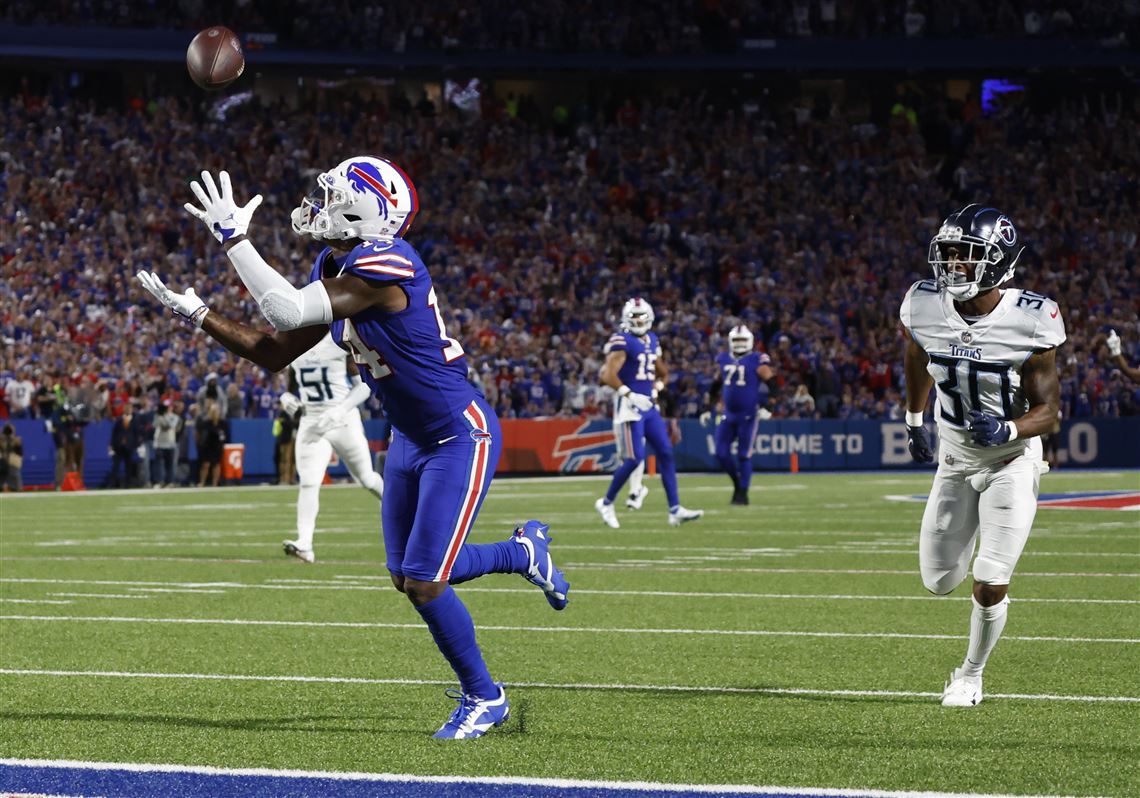 Stefon Diggs scores 3 TDs for Bills in rout of Titans