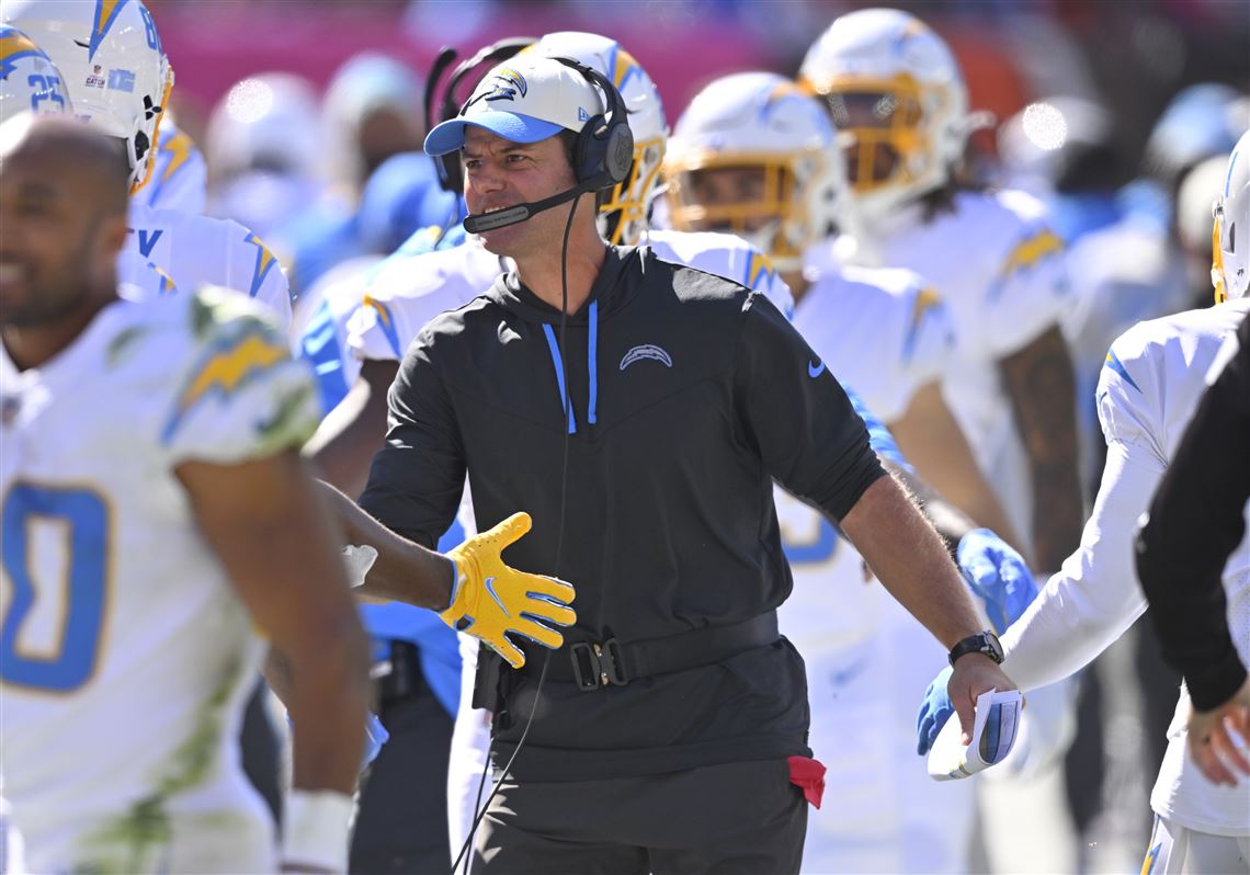 Midges invade stadium ahead of Los Angeles Chargers-Cleveland