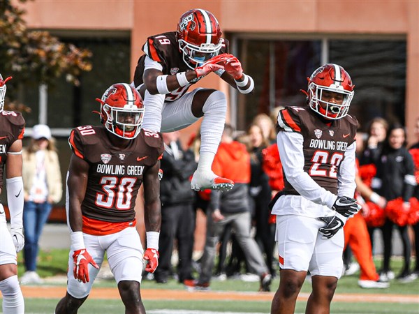 Bowling Green PFF grades: Running backs, offensive line break through  against Miami