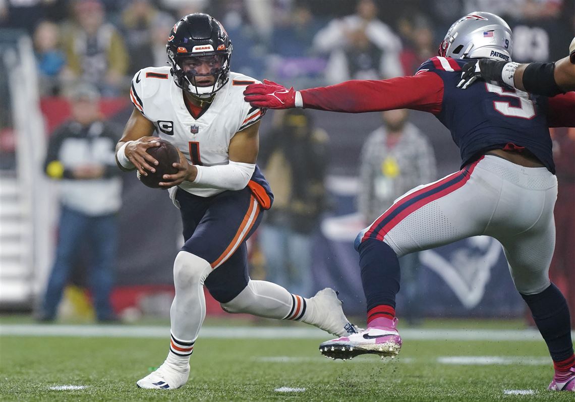 Part of Justin Fields' gear from Dolphins' game is headed to the Pro  Football Hall of Fame