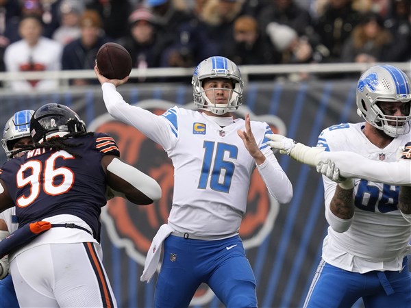 Detroit Lions rally past Chicago Bears, 31-30, for Dan Campbell's first  road win