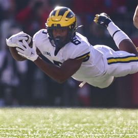 Game Day: Michigan Football: The Greatest Games, Players, Coaches and Teams  in the Glorious Tradition of Wolverine Football: Athlon Sports,  Schembechler, Bo: : Books