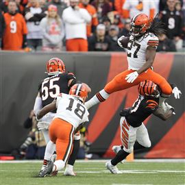 Watson makes home debut as Browns host first-place Ravens