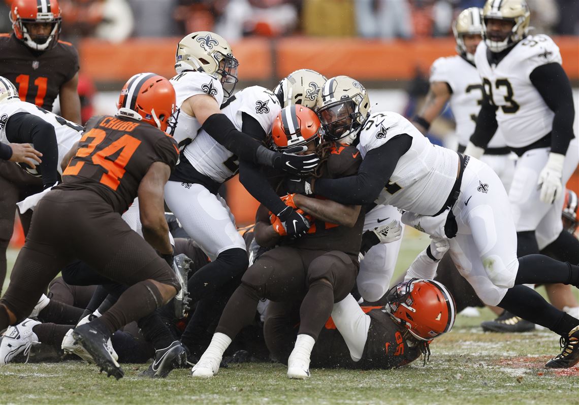 Browns star Garrett respects decision to bench him 3 plays - The