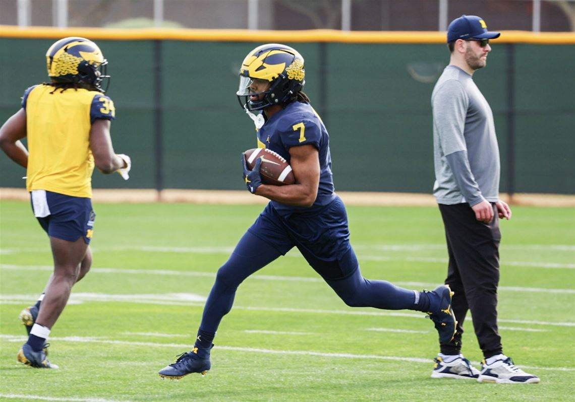 Michigan football could have pair of 1,000-yard running backs for 2nd time