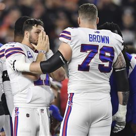 NFL Will Not Complete Bills-Bengals Game Where Damar Hamlin Was Hurt – The  Hollywood Reporter