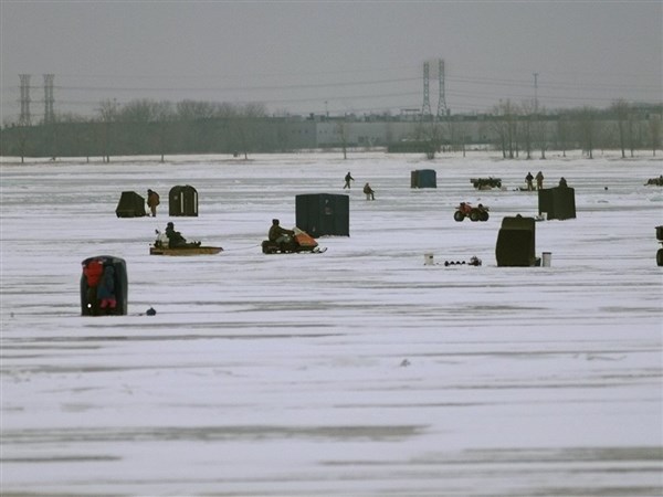Outdoors: Bizarre weather pattern puts ice fishermen in standby