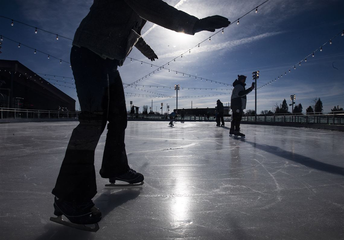 Ice Skating  Metroparks Toledo