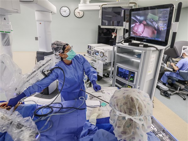 Tech Support Robot Assisted Surgery Flourishes At Area Hospitals The Blade