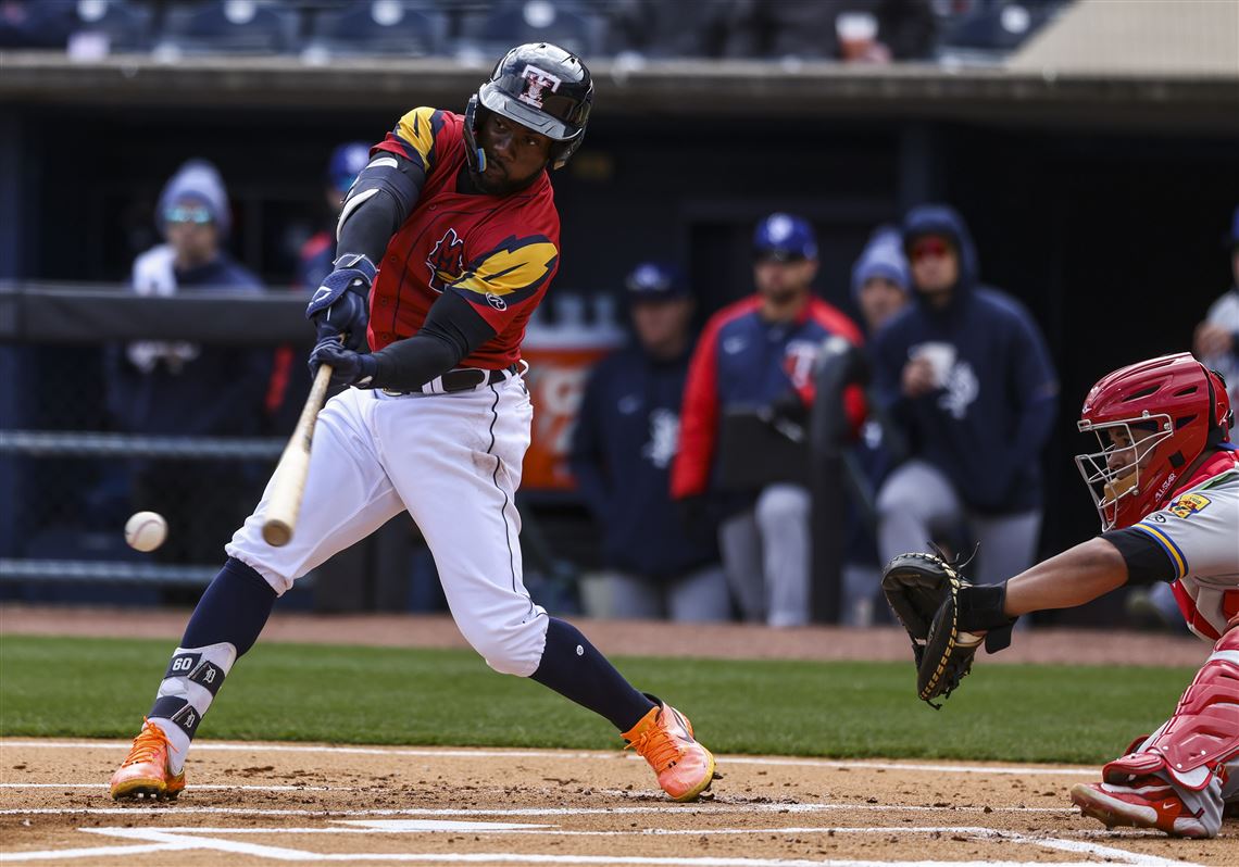 Akil Baddoo steals third, 05/04/2022