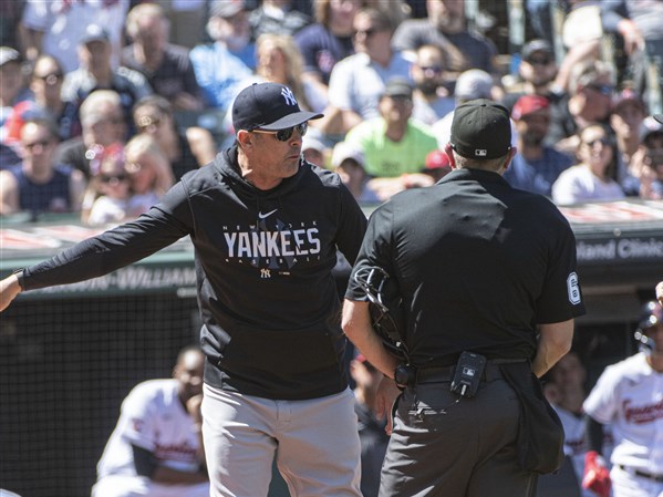 Yankees manager Boone ejected after bizarre review in first - The