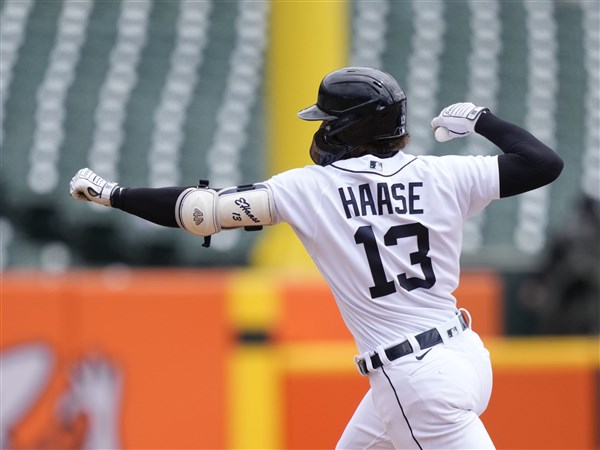 Haase 2 HRs in twinbill, knocks in 6 as Tigers sweep Mets