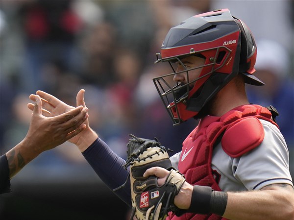 Gallagher gets key hit as Cleveland Guardians beat White Sox