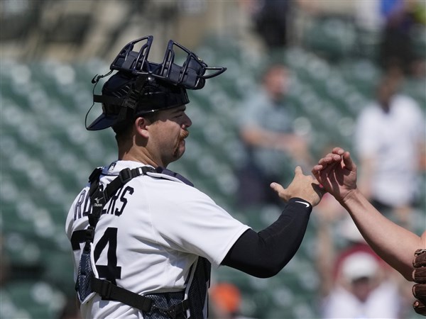 Rogers, Marisnick lead Tigers over Rangers 3-2