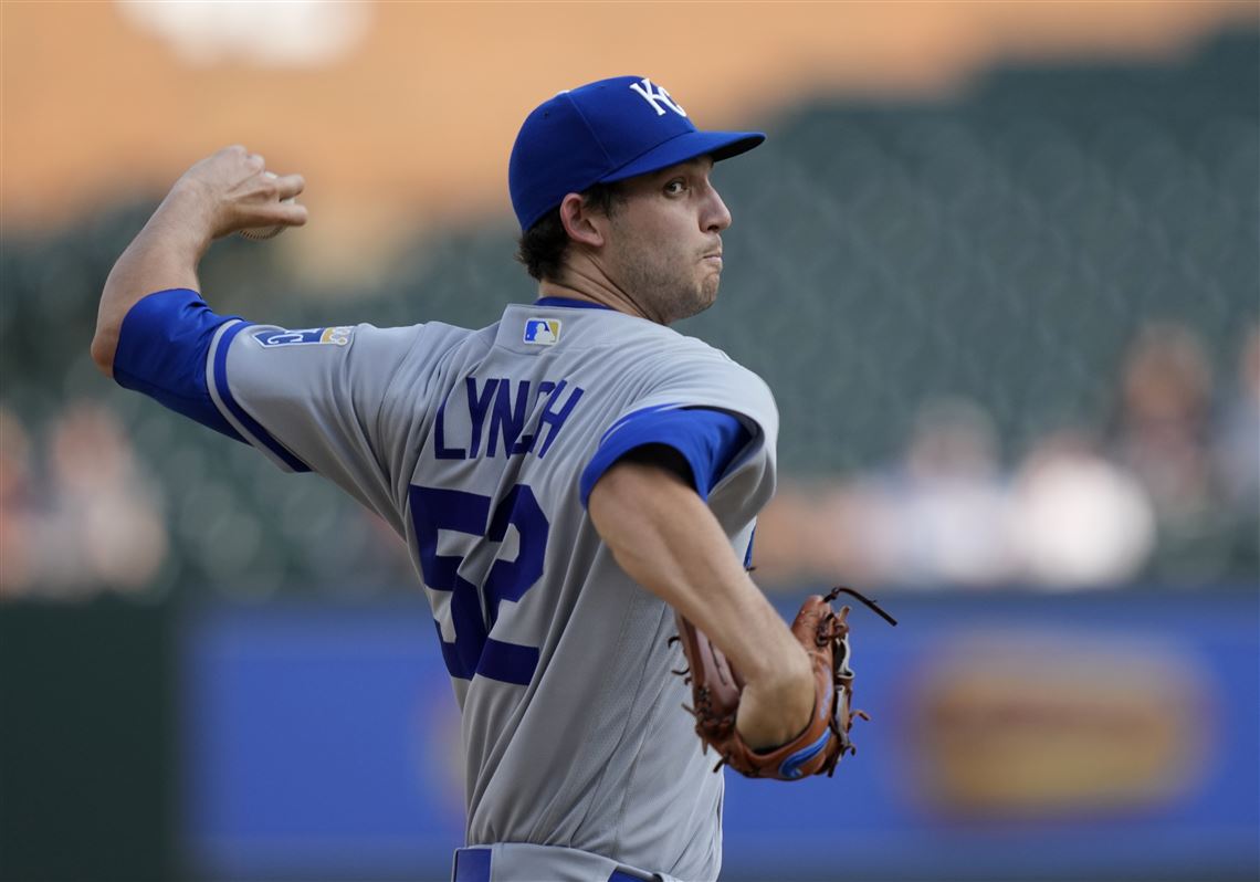 Aroldis Chapman throws gas in his KC Royals debut