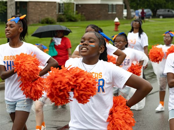 McKinley Broncos Cheerleaders