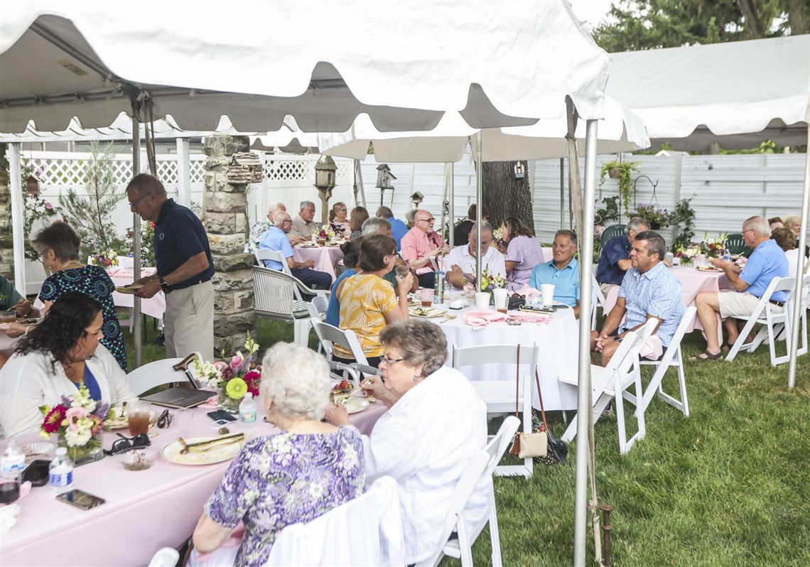 Hendel: Mary Alice Powell celebrates 95th birthday with backyard