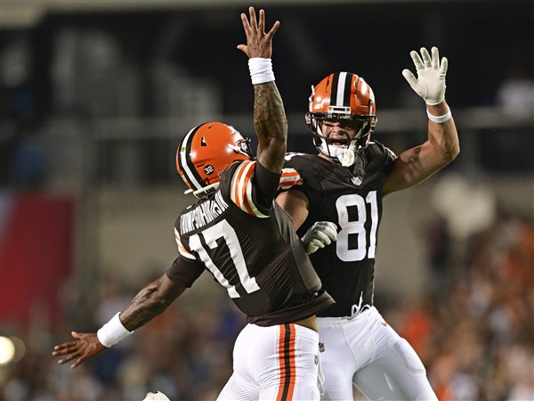 Browns rookie QB Thompson-Robinson shows poise, potential in NFL debut