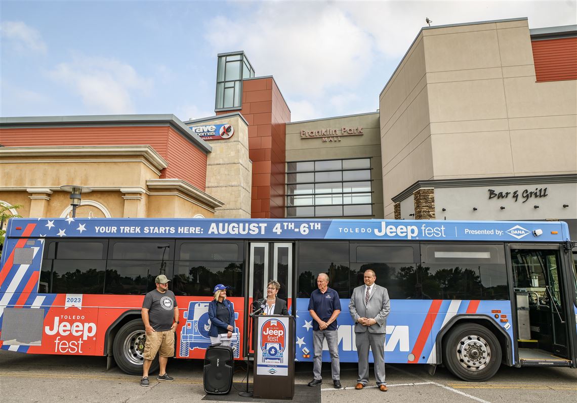 Leave your car at home: 3 reasons to take a bus to Detroit for a Tigers game