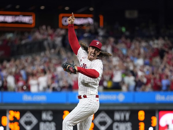Phillies' ace Nola loses no-hitter in 7th, wins game over Tigers
