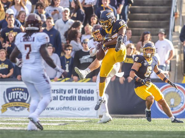 Browns rookie QB Thompson-Robinson shows poise, potential in NFL debut with  Aaron Rodgers watching