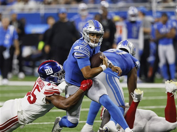 Giants drop preseason opener to Lions on undrafted rookie Adrian Martinez's  late QB sneak