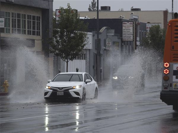 Tropical Storm Hilary makes landfall, as deluge heads to California