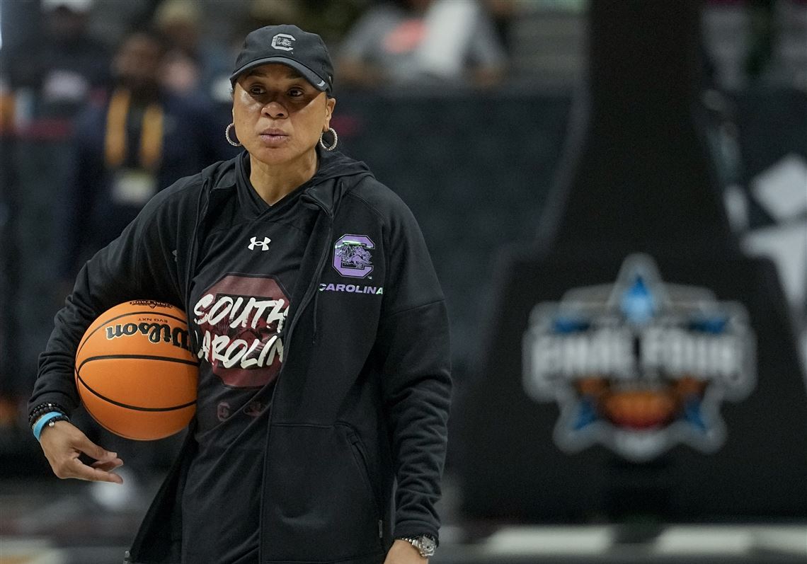 NCAA National Championship Winning Coach Dawn Staley Receives Contract  Extension At South Carolina