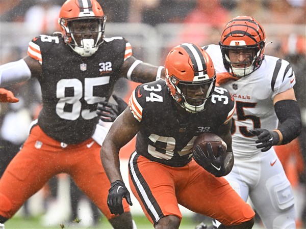 Browns' Nick Chubb on running backs' free-agent market: 'We're kind of  handcuffed with the situation'