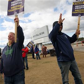 Punk band boosts morale on Jeep picket line