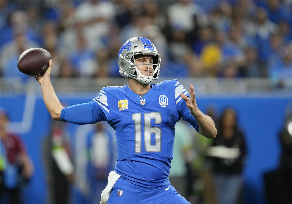 Jared Goff throws and runs for TDs, helping the Lions bounce back