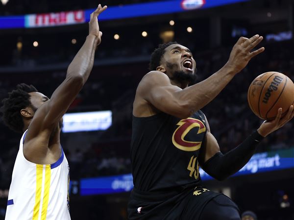 Mitchell scores 31, Cavaliers beat Warriors to end 16-game series skid