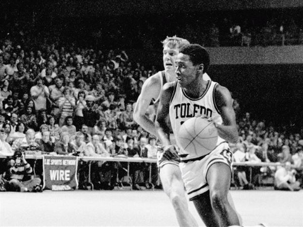 Briggs: A gracious Bob Knight and a magical night in Toledo