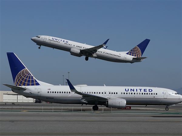 U.S. airlines cancel another 1,200 flights Tuesday